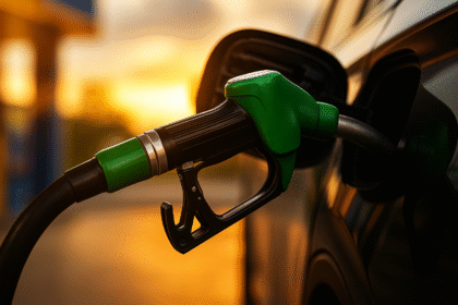 Fuel price today:भारत में 14 अक्टूबर 2025 को पेट्रोल, डीज़ल और CNG के ताज़ा दामों की शहरवार और राज्यवार सूची